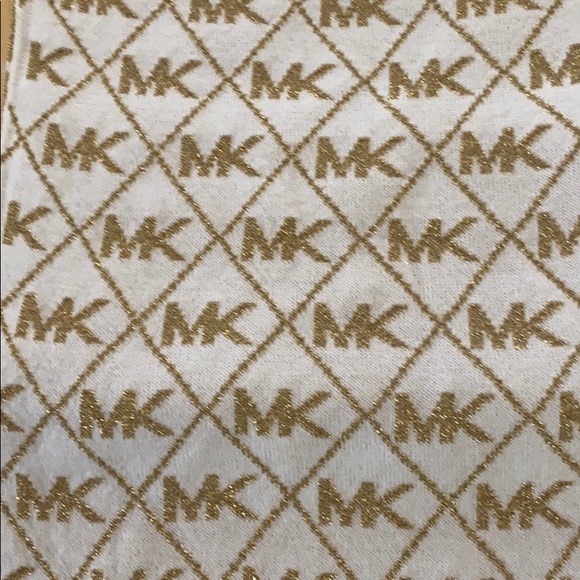 Michael Kors Reversible Scarf NWT - Picture 2 of 4